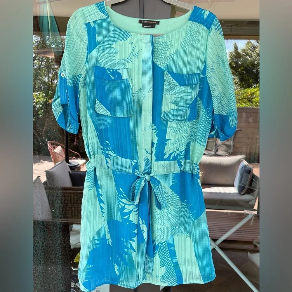 BCBG MAXAZRIA ~ Gorgeous Teals Abstract Tropical Print Mini Dress ~ Size Small